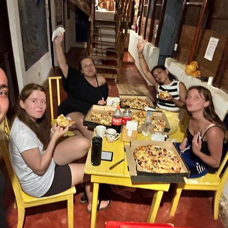 Hostel La Ballena Backpacker Лас-Ґалерас Екстер'єр фото