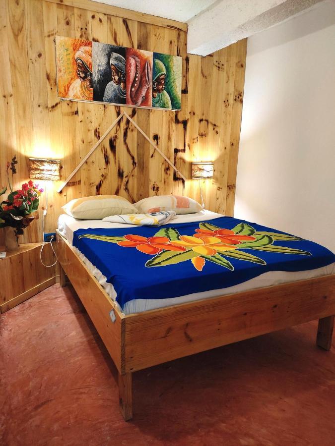 Hostel La Ballena Backpacker Лас-Ґалерас Екстер'єр фото