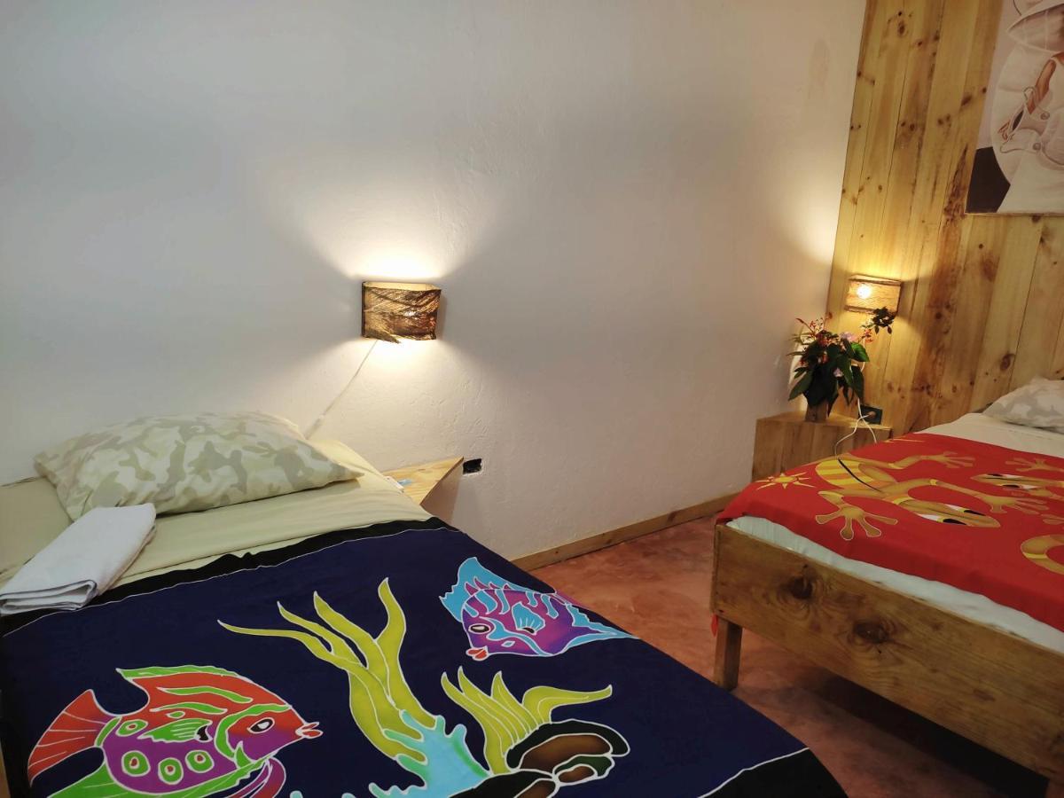 Hostel La Ballena Backpacker Лас-Ґалерас Екстер'єр фото