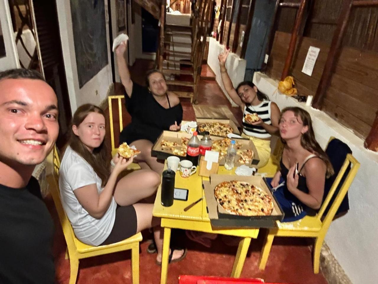Hostel La Ballena Backpacker Лас-Ґалерас Екстер'єр фото