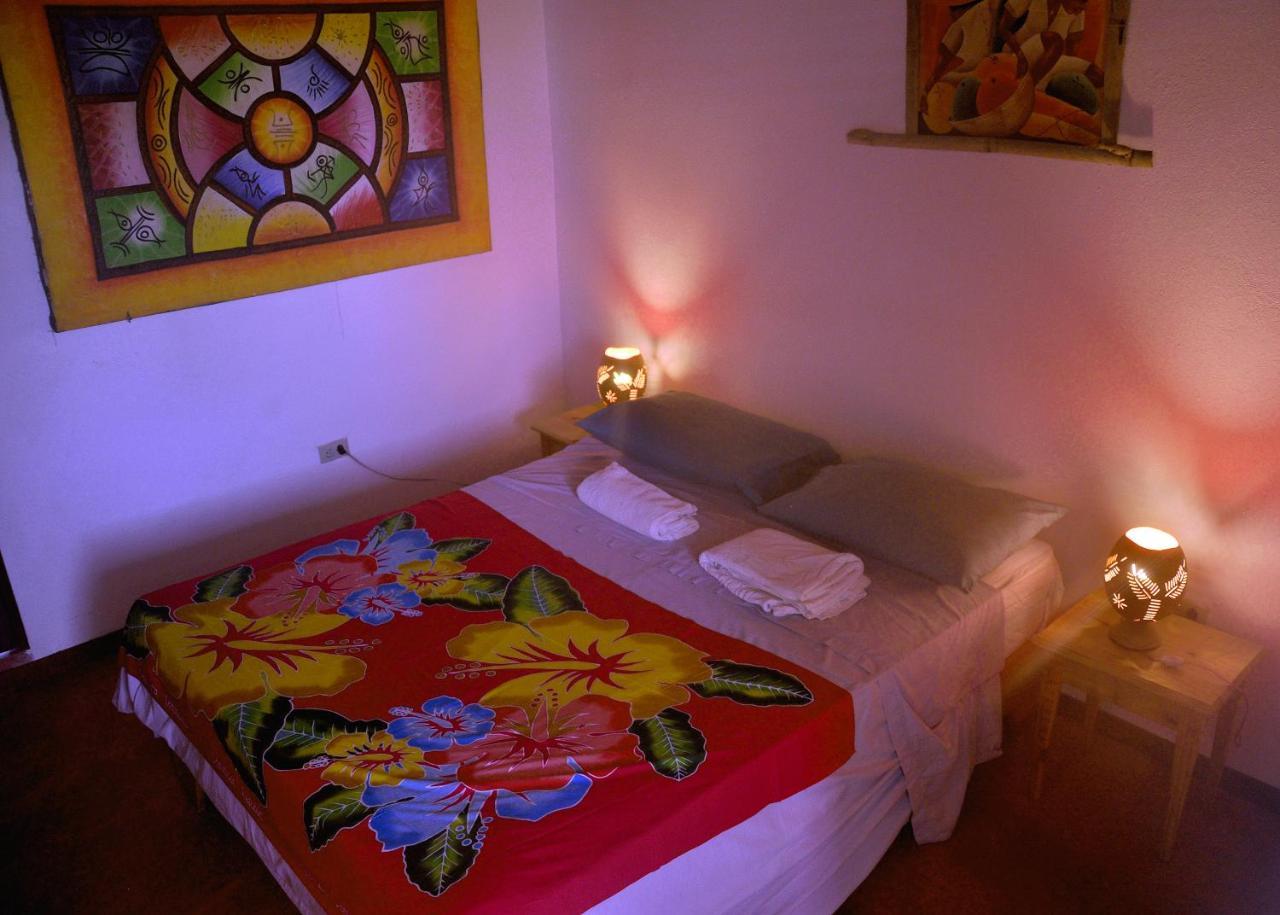 Hostel La Ballena Backpacker Лас-Ґалерас Екстер'єр фото