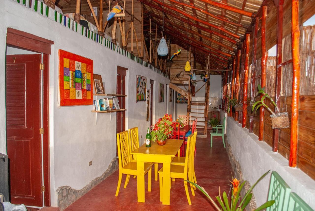 Hostel La Ballena Backpacker Лас-Ґалерас Екстер'єр фото