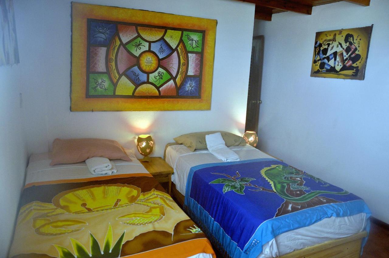 Hostel La Ballena Backpacker Лас-Ґалерас Екстер'єр фото